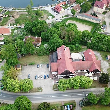 Zajazd Pod Kasztanami รึน ภายนอก รูปภาพ